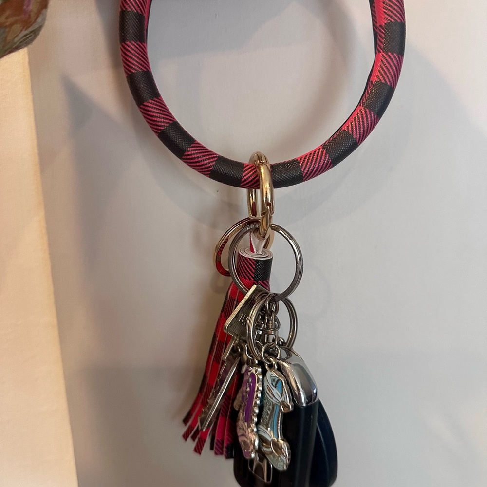 Plaid Keychain Bracelet with Tassel - Picture 3 of 6